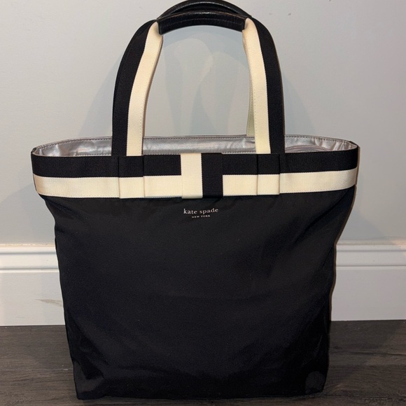 kate spade Handbags - NWT Kate Spade Barrow Street Bon Shopper Tote Black/Cream